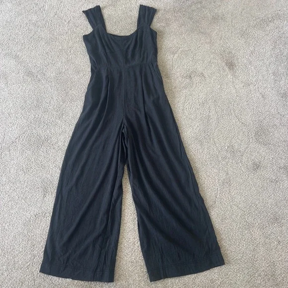 Madewell Cap Sleeve Crop Wide Leg Jumpsuit in True Black 8 Lightweight Travel